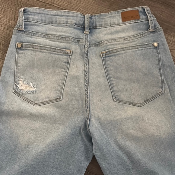 Judy Blue Distressed Light Blue Jeans - Picture 3 of 4